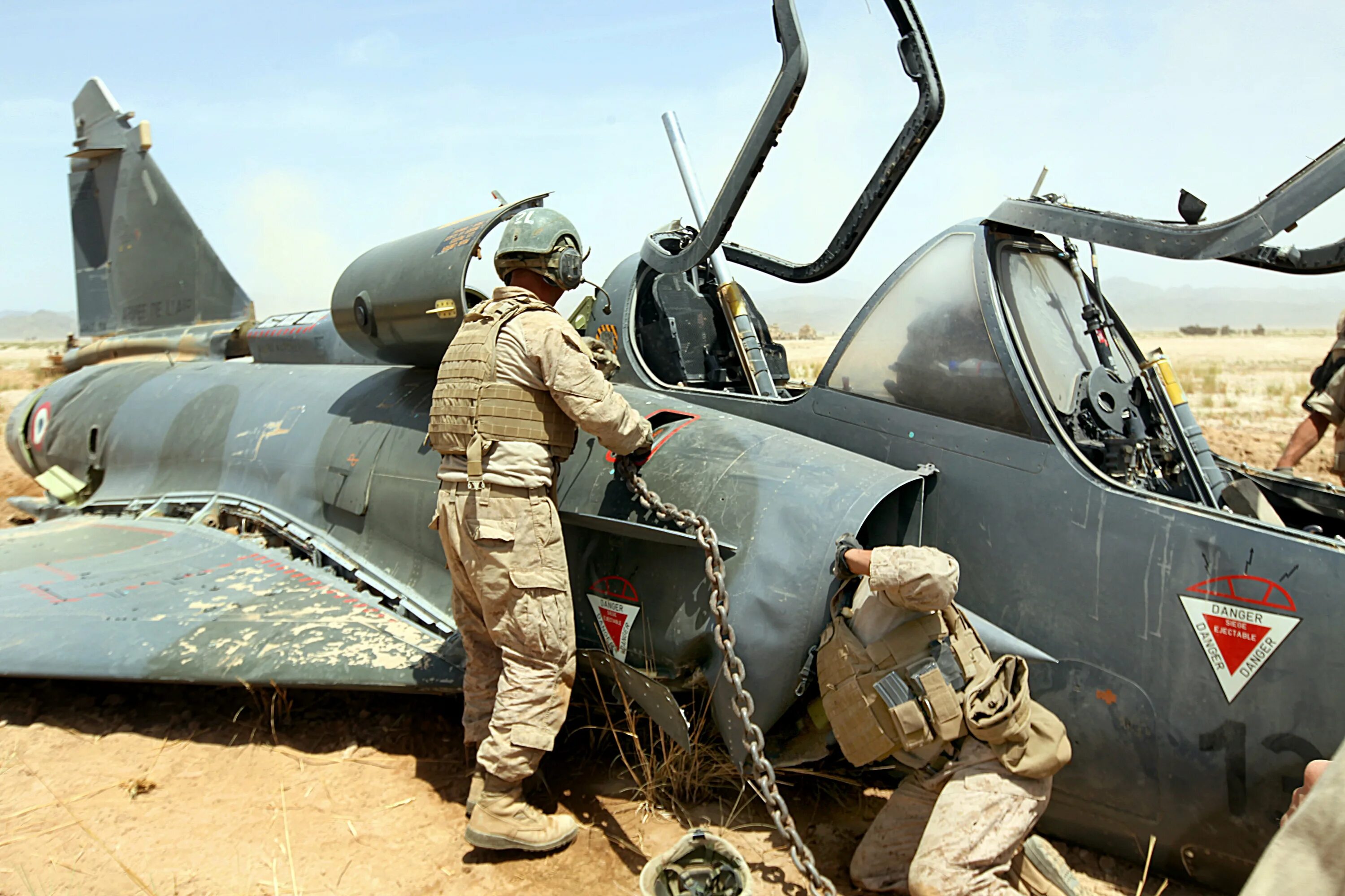 Нато сбитый самолет. Mirage 2000d в Афганистане. Мираж 2000 в Афганистане. Mirage 2000 Afghanistan. Ка-52 катапультирование.