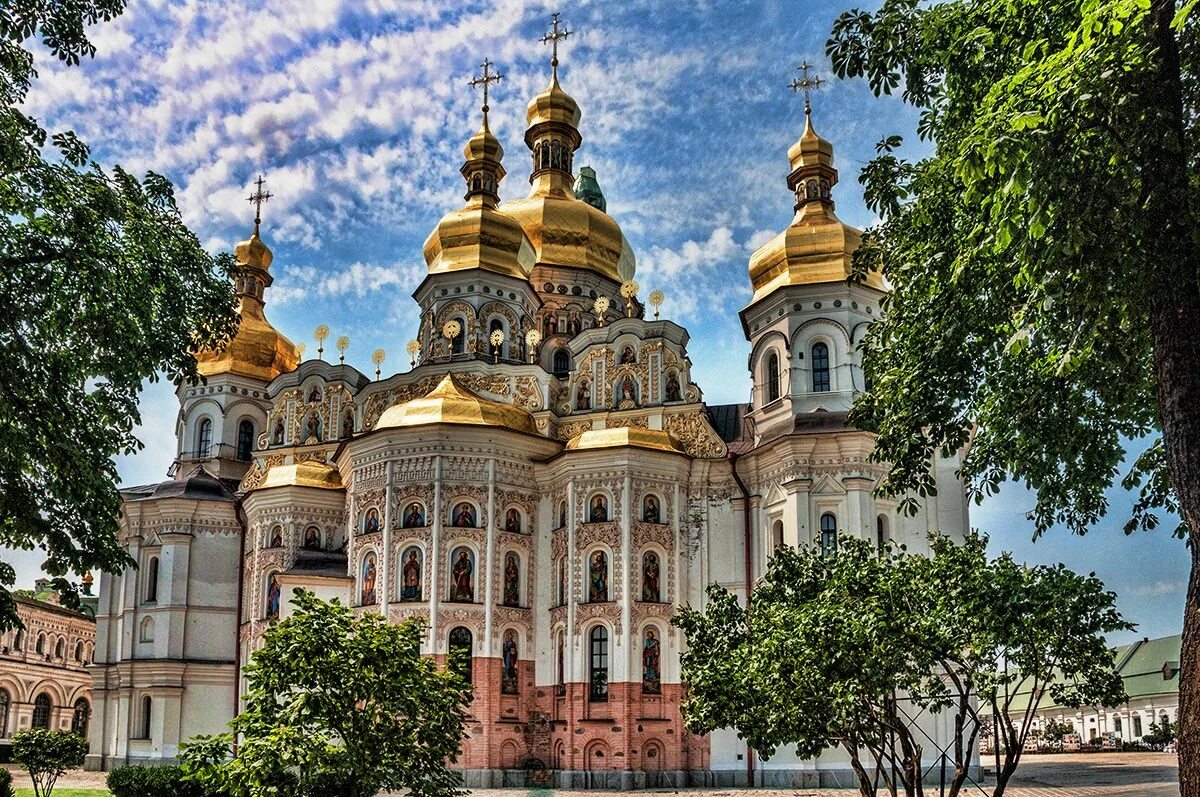 Киево-Печерская Лавра Киев. Киево Печерская Лавра монастырь. Церковь Киево-Печерской Лавры в Киеве. Свято Успенская Киево Печерская Лавра Киев.