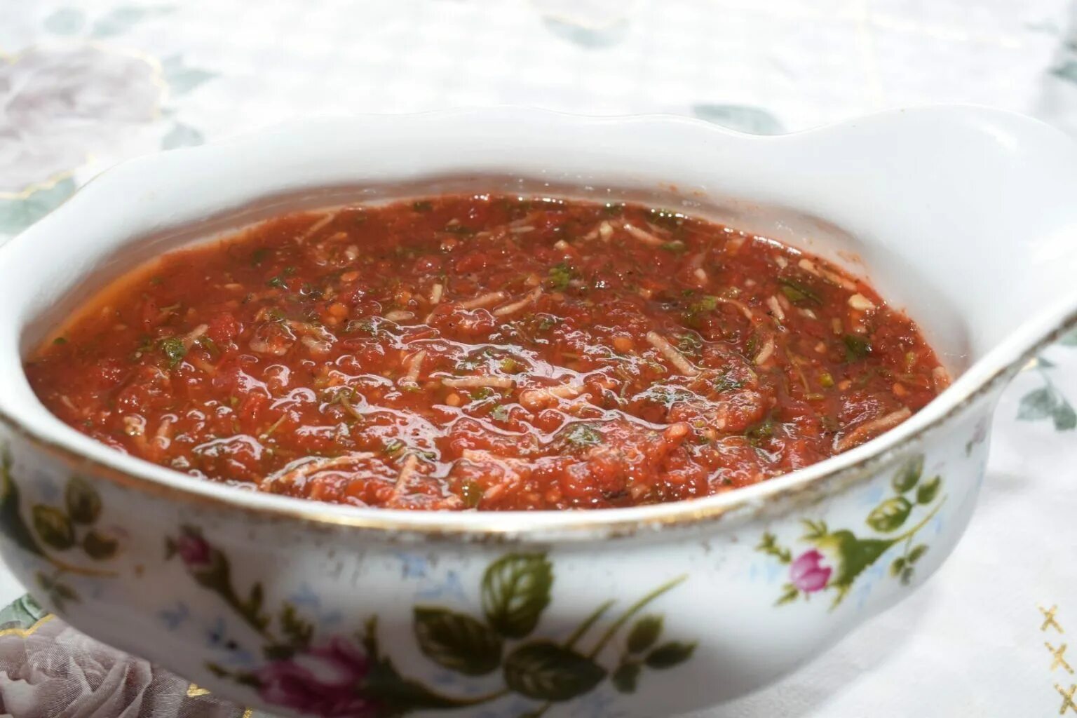 Грузинский соус сацебели. Сацебели томатный. Ткемали и сацебели. Сацебели с томатной пастой.
