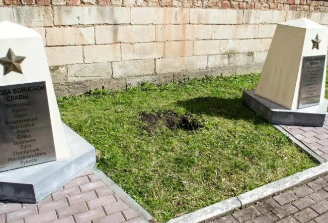 В Смоленске открыли новые секции панно "Бессмертный полк"