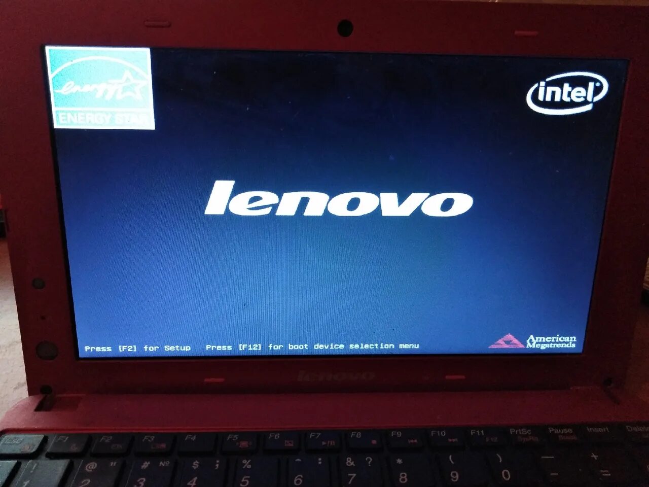 Почему не включается леново. Lenovo магнитола. Логотипы Lenovo Intel. Леново включение. Lenovo s110 Battery.