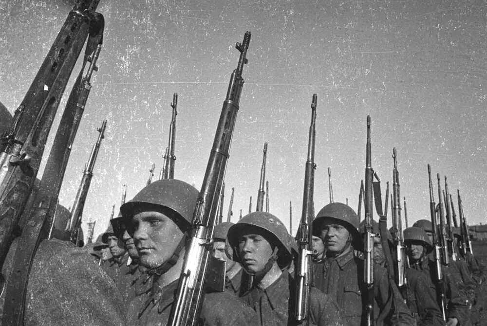 В 1941 вся страна. Оружие Сталинградской битвы.
