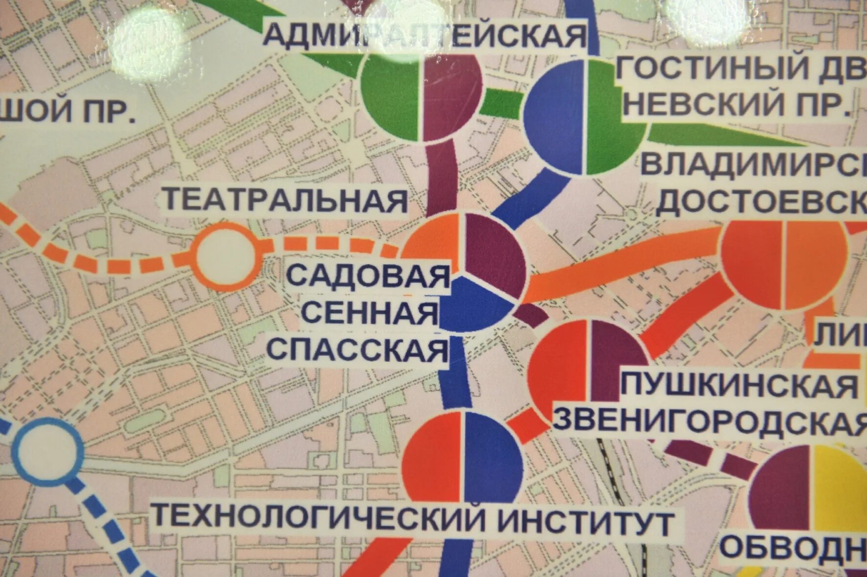 Метро Театральная открытие. Станция метро Театральная СПБ. Станция Театральная СПБ открытие. Театральная площадь метро СПБ. Мариинский театр санкт петербург метро