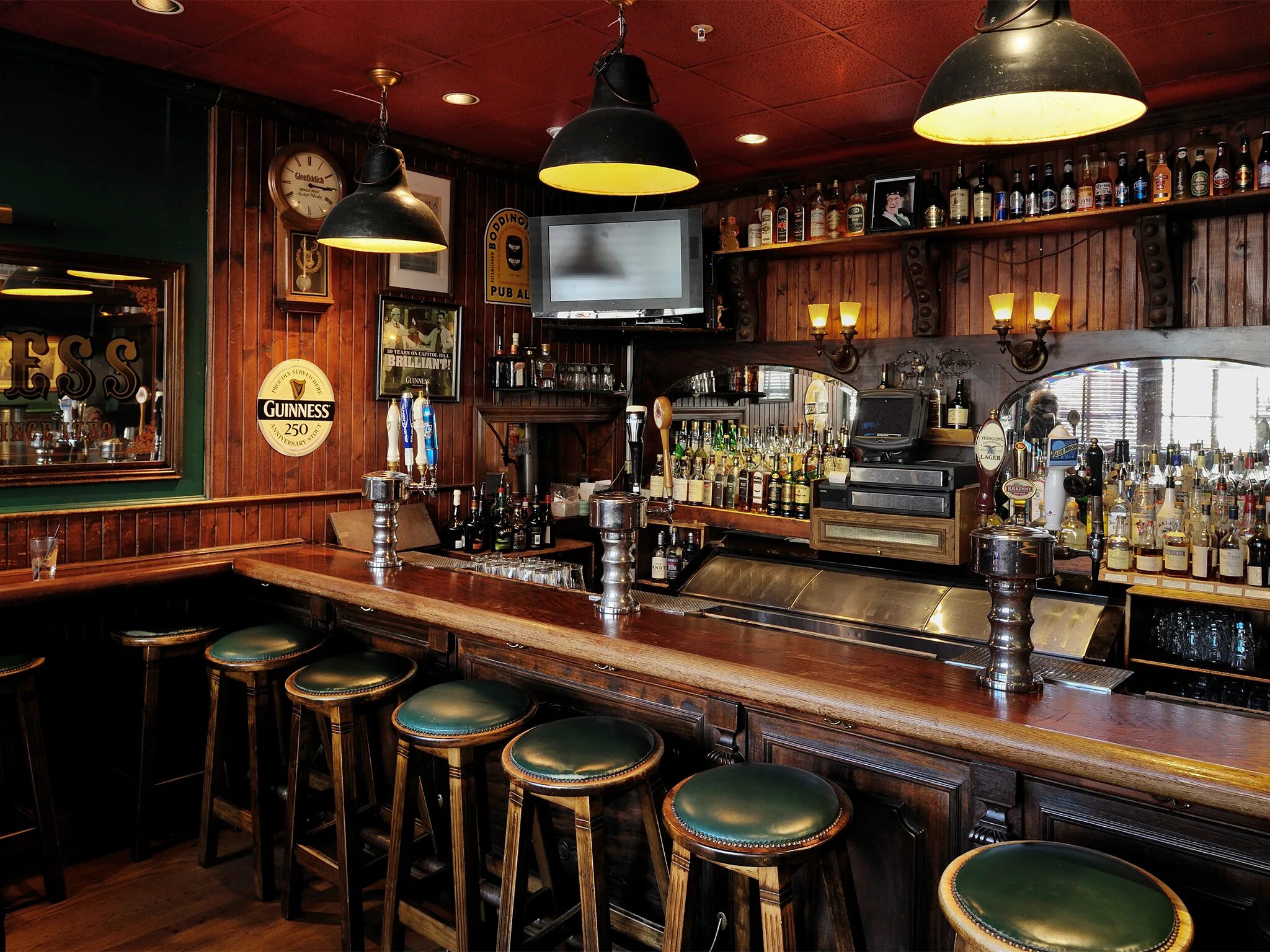 паб бар германия. кофейня в стиле стимпанк. моды pubs. перкинс паб ирландский паб. американский паб.