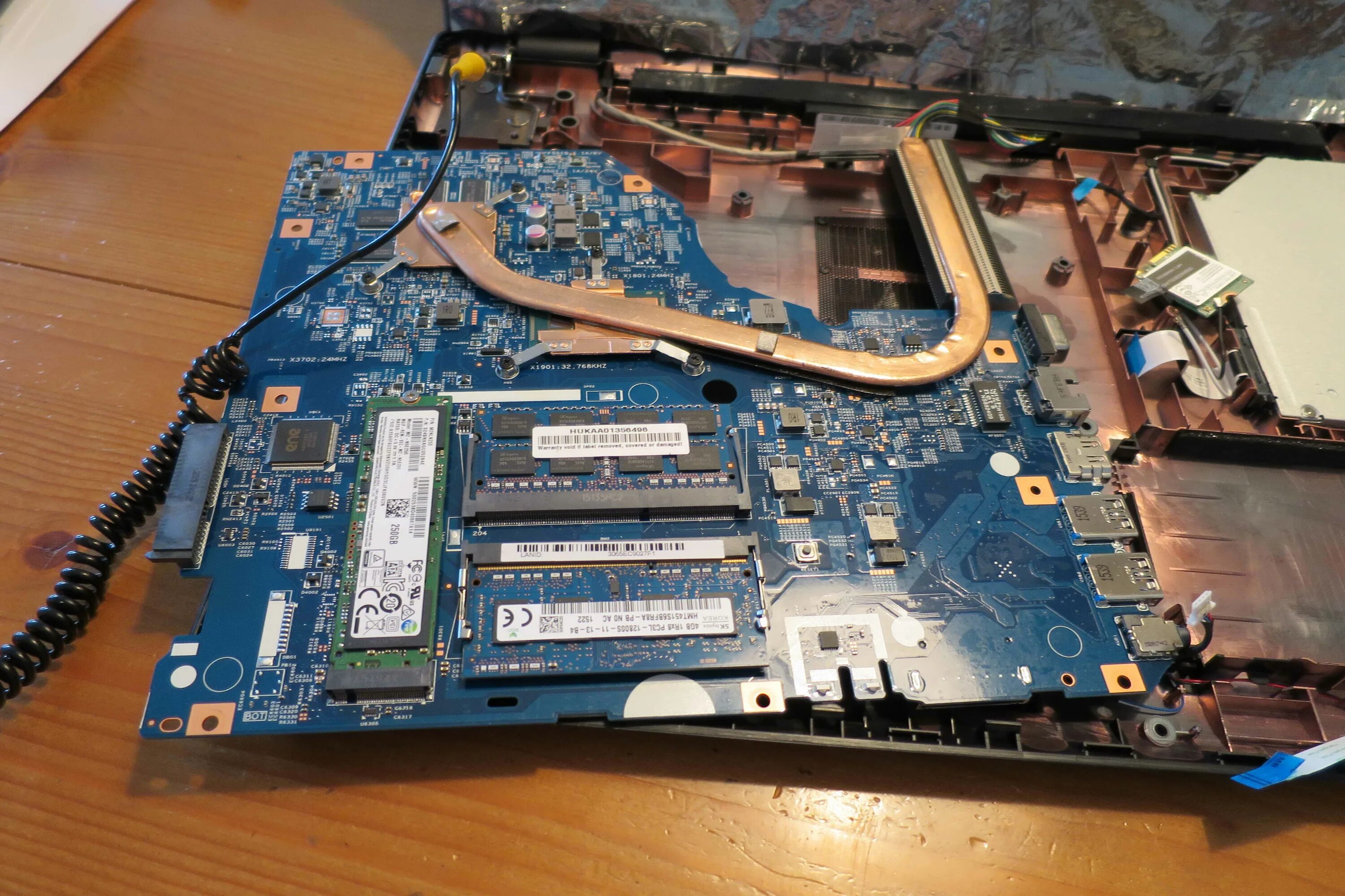 Память процессора на ноутбуке. Acer Aspire 771 motherboard. Acer e5 772. Acer Aspire e5-772 motherboard. Acer Aspire 5 17 Оперативная память.