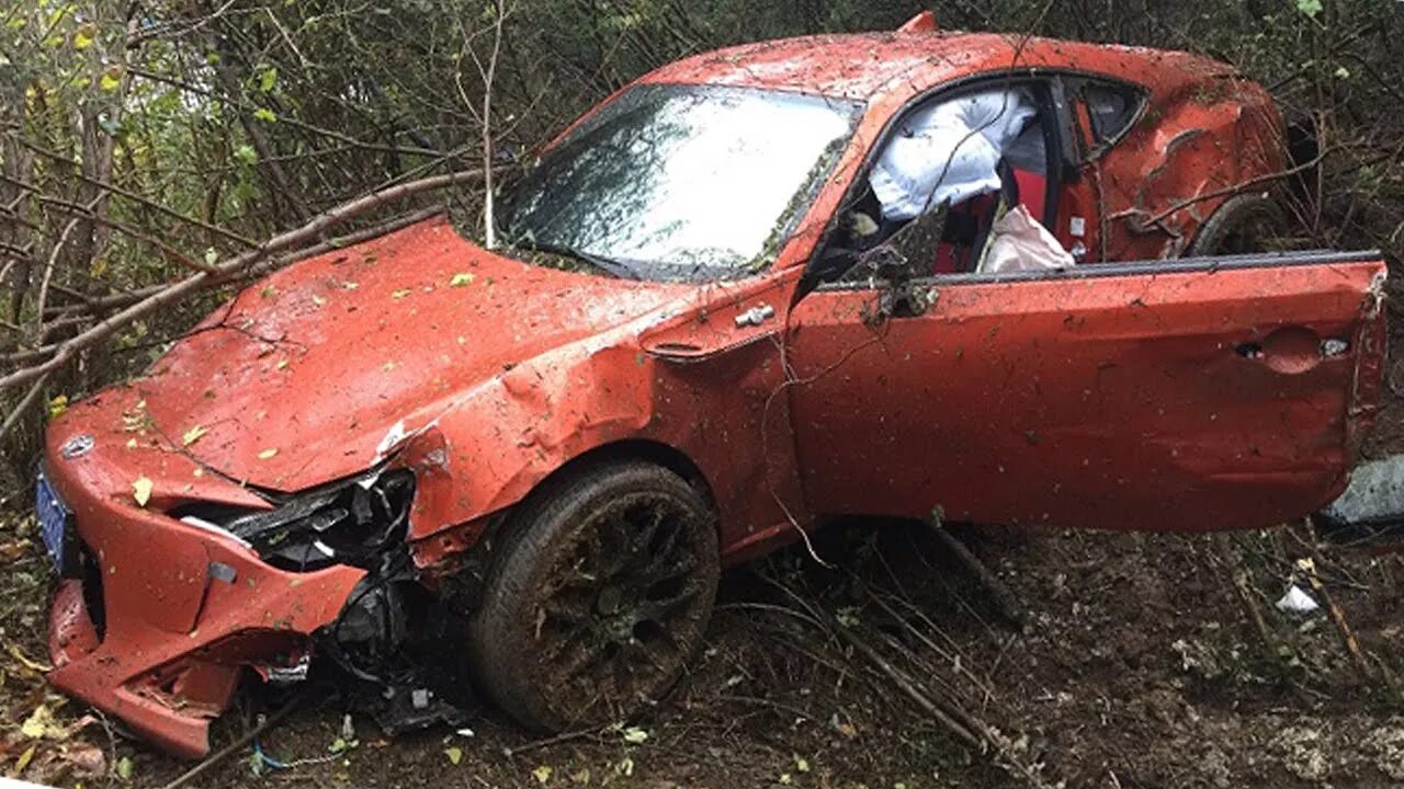 Toyota gt86 Разбитая. Тойота ГТ 86 Разбитая. Разбитая Тойота ае 86. Toyota ae86 crash.