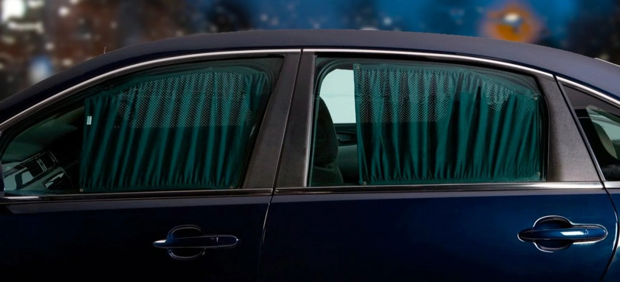 Окно авто. Окно машины снаружи. Приоткрытое окно автомобиля. Шторки разрешены на передние стекла.