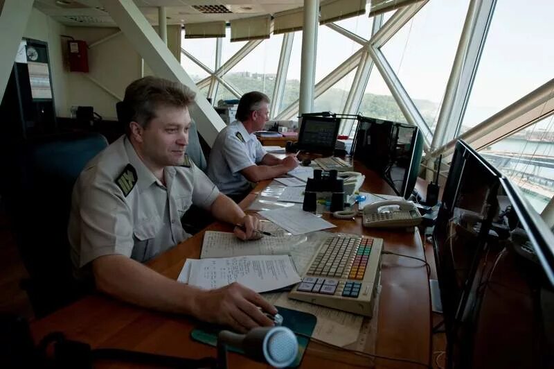 Мареупольскийморской торговый порт. Морской порт хабаровск. Красноярский речной порт на коммунальной. Ооо феникс порт бронка. Контрольно пропускной пункт охрана.