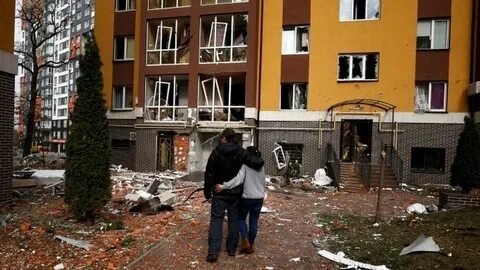 Наносить разрушения