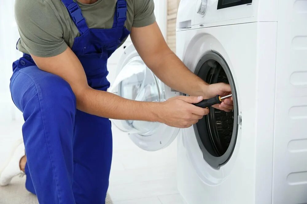 Мастер по ремонту стиральных машин. Repair washing Machine Bosch. Dryer Repair. Ремонт стиральных машин фото.