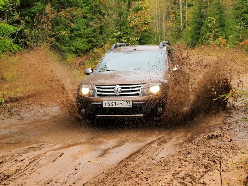 Рено дастер 1 поколения offroad. Рено дастер для бездорожья. Рено дастер для бездорожья. Рено дастер по грязи. Рено дастер 2021 в грязи.