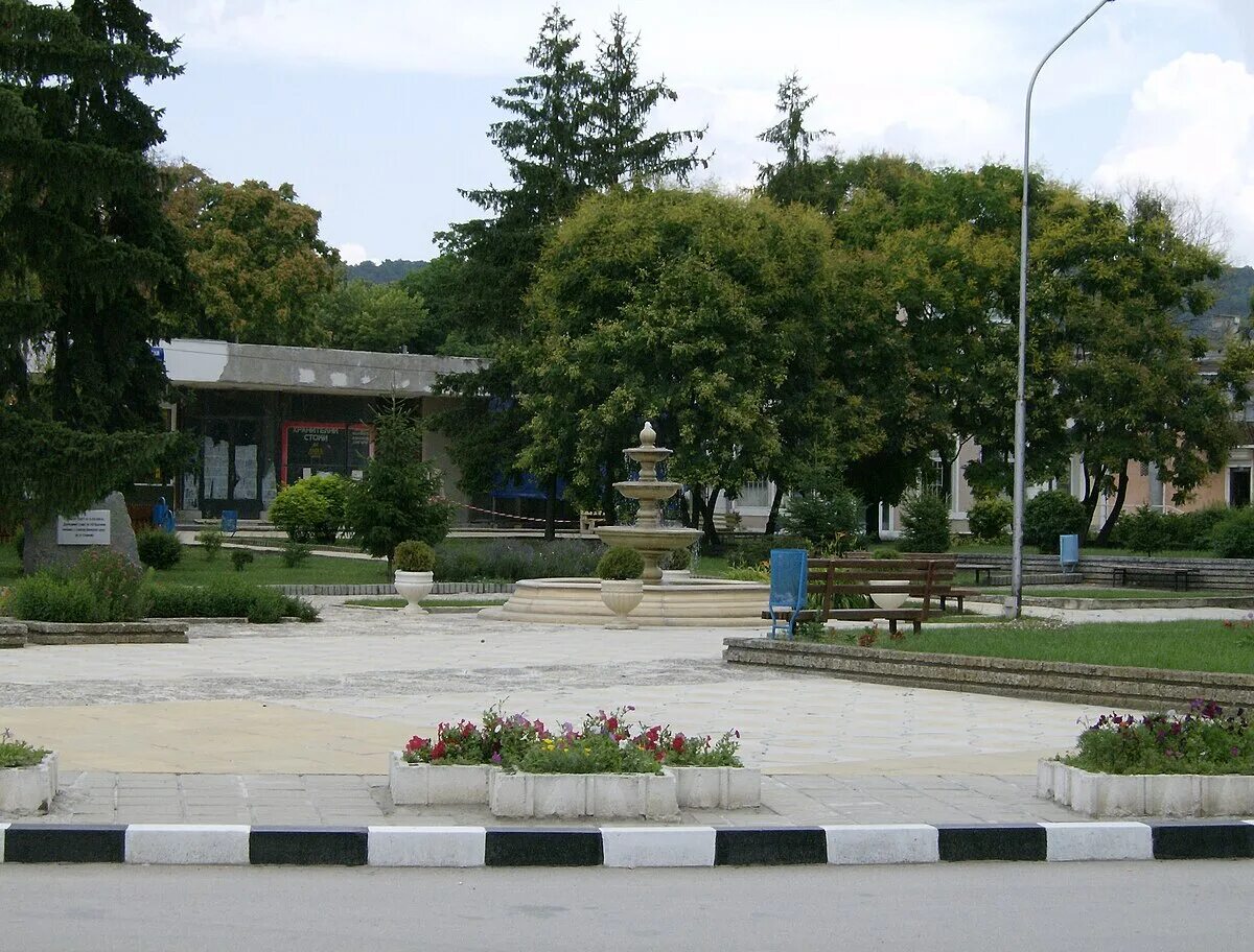 Суворово черкесский. Суворово Болгария. Суворово Козлуджи. Варна Варненская область. Городской парк Суворово.