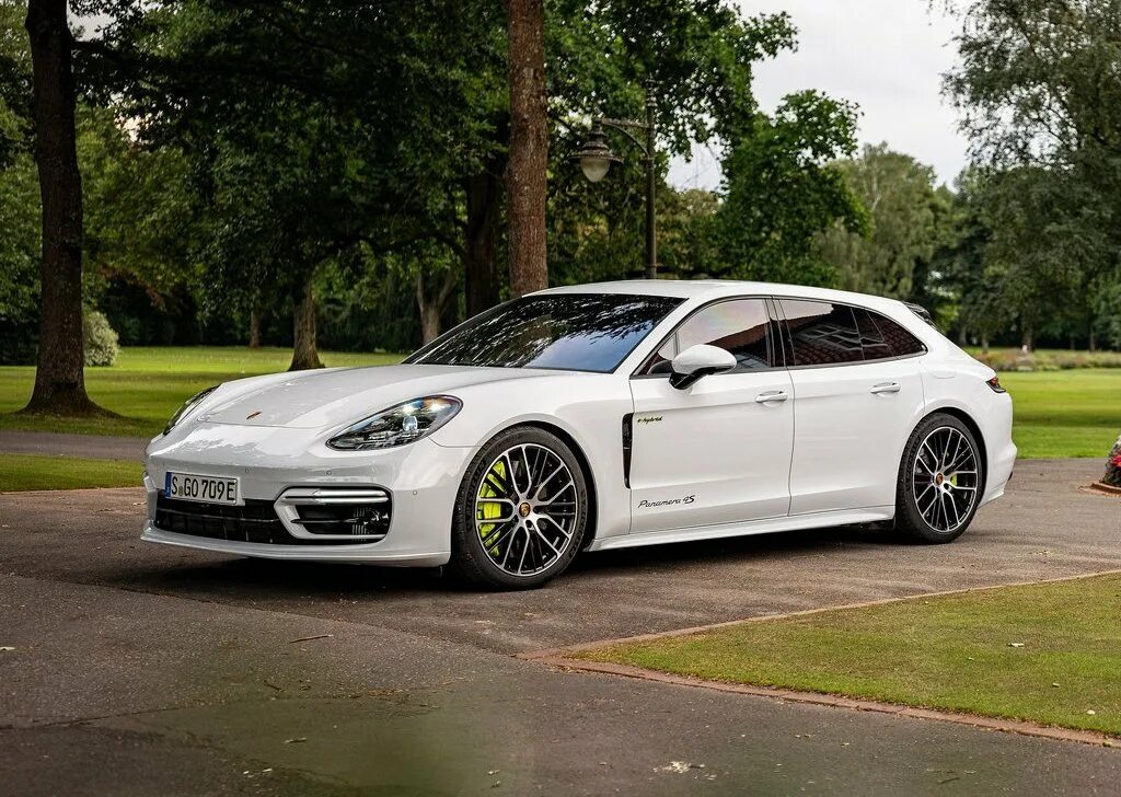 Panamera e hybrid. Porsche Panamera 4s. Порше Панамера 2022. Porshe Panamera 4. Porsche Panamera 4s e-Hybrid.