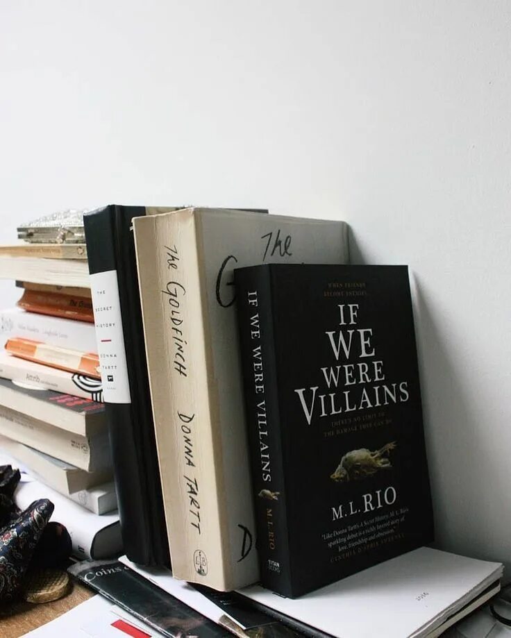 Academia books. Academia books