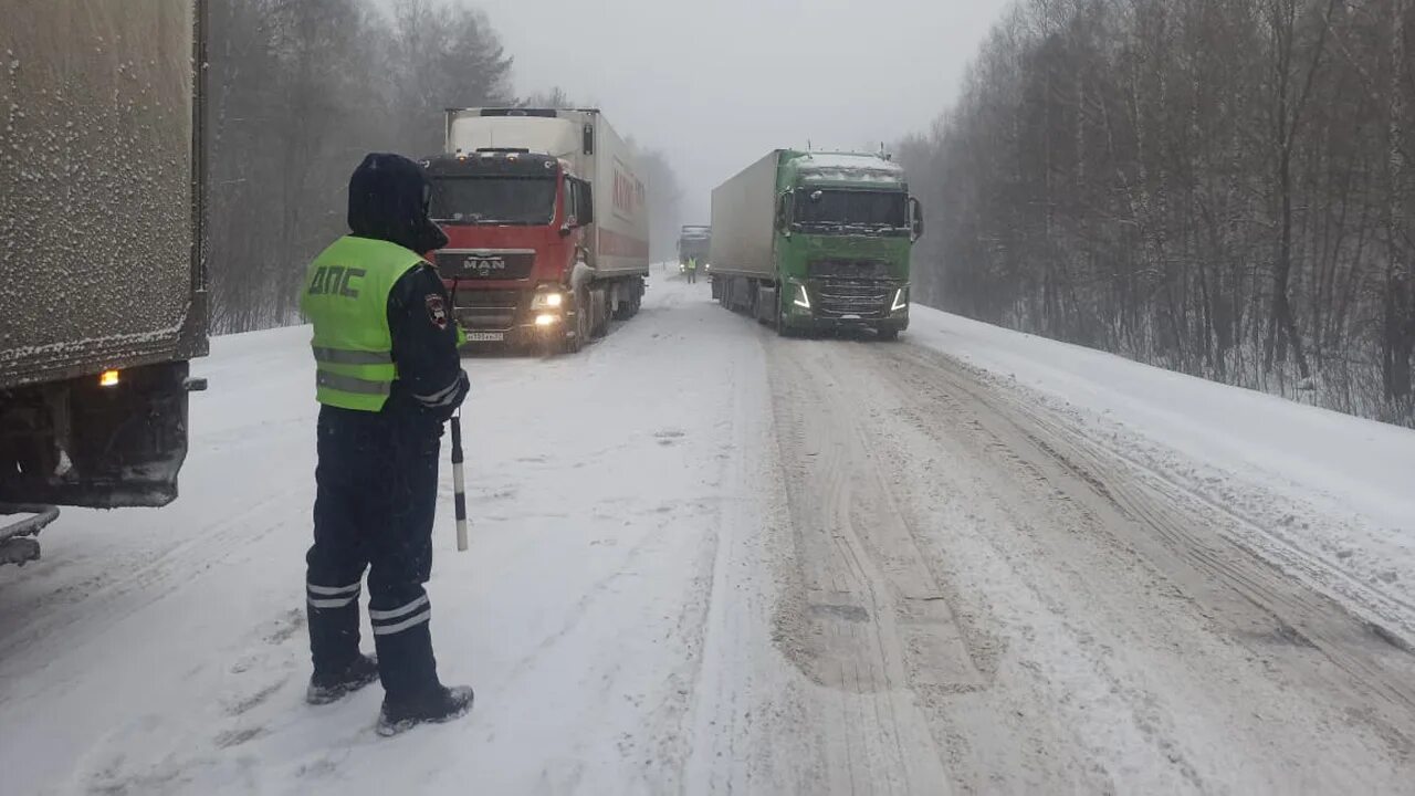 С какого числа закрывают дороги для большегрузов. Трасса м5 Челябинск. Трасса м5 Урал Уфа Челябинск. М 5 трасса обстановка Уфа Челябинск. Заторы на м5 в Челябинской области.