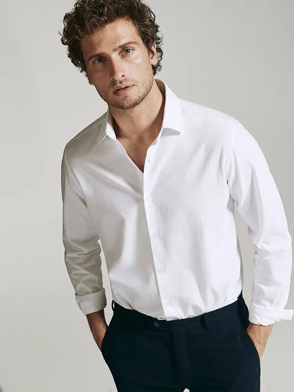 Светлая рубашка. Massi dutti рубашки белая мужская. Парень в белой рубашке. Мужчина в рубашке. Душан сусньяр.