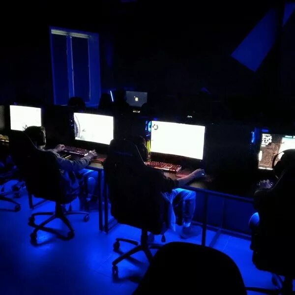 Мотс клуб красноярск. True gamers юбилейный. Пиксель новоуральск компьютерный клуб. Компьютер клуб. Компьютерный клуб пиксель красноярск.