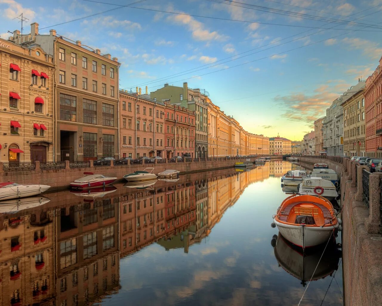 Мойка спб. Река мойка Санкт-Петербург. Питер река мойка. Питер Северная Венеция. Улица мойка Санкт-Петербург.