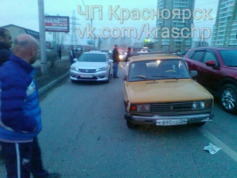 Екатеринбург таксиста сколько зарабатывают. Таксисты бомбилы. Бизнес авто екатеринбург\. Погоня в саратове сегодня. Авто сергея шнурова в ставрополе.