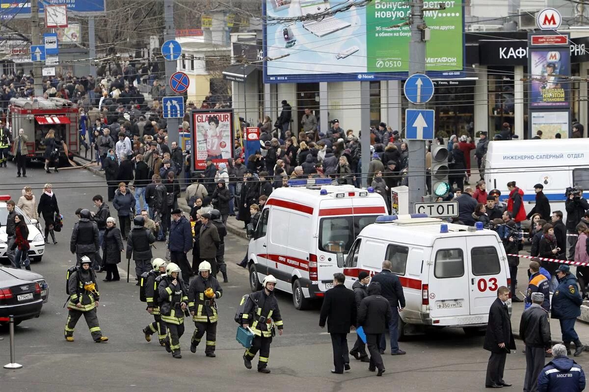 Теракт на тверской. Теракт в Московском метро 2010. Теракт в метро Москва 2010. Теракт в Московском метро 2004.