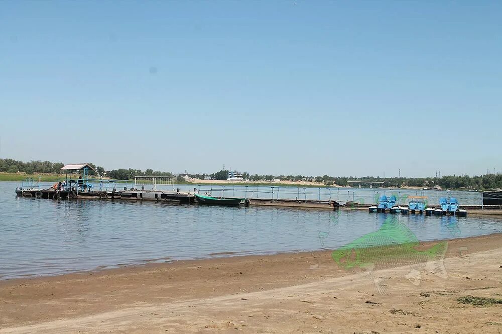 Wooden волжский. Волжский пляжи на Ахтубе. Пляж Киляковка Волжский. Козий пляж Волжский. Волжский городской пляж Ахтуба.