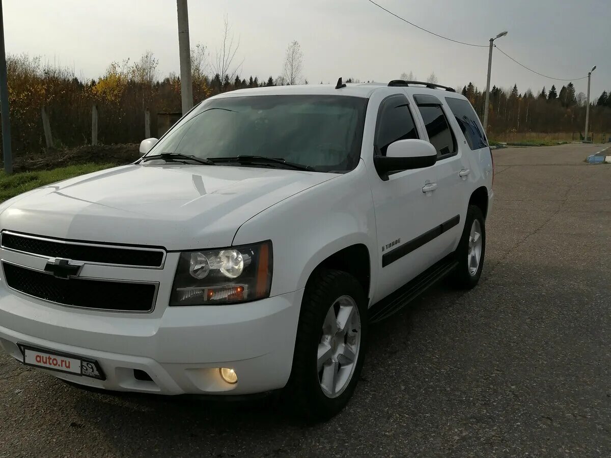 Шевроле тахо купить в россии с пробегом. Chevrolet Tahoe 2006. Chevrolet Tahoe III 2006. Шевроле Тахо белый. Шевроле Тахо 2006 года.