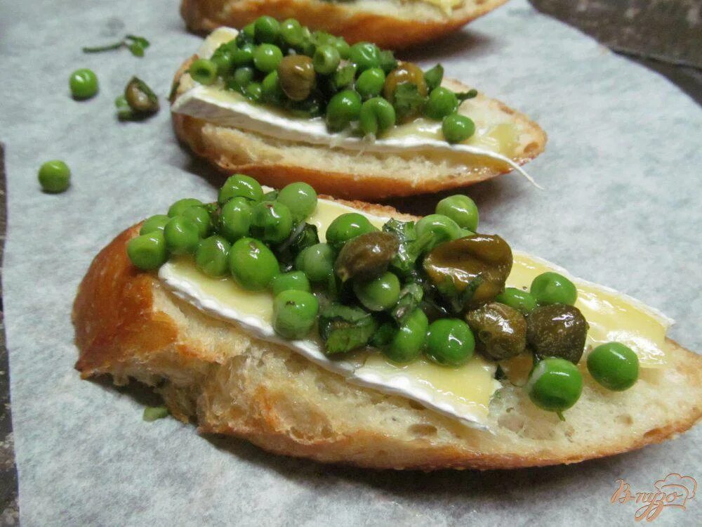 Соус белый с каперсами. Сливочный соус с каперсами. Рецепты с каперсами с фото. Цзацзыки рецепт. Легкий салат с каперсами.