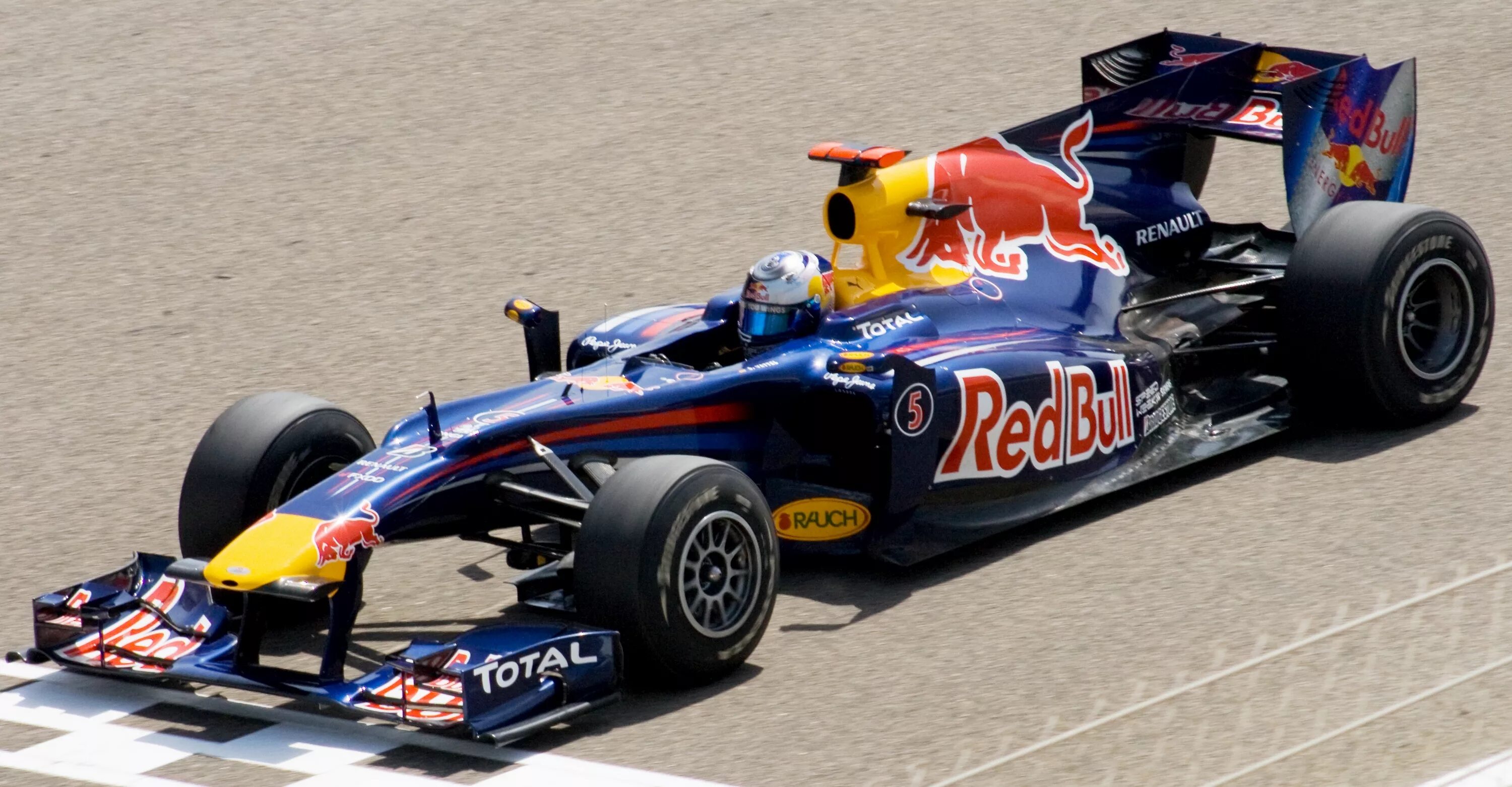 Red bull rb6. Red bull 2010 f1 car. Вебер формула 1. RB 2010 f1.