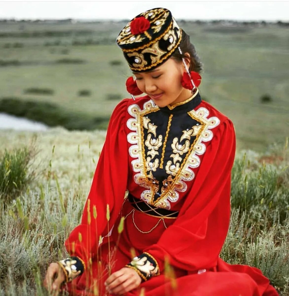 калмыкнациональная одежда калмыков. калмыцкий национальный головной убор халмык. калмыки одежда. калмыки одежда. калмыки ойраты.