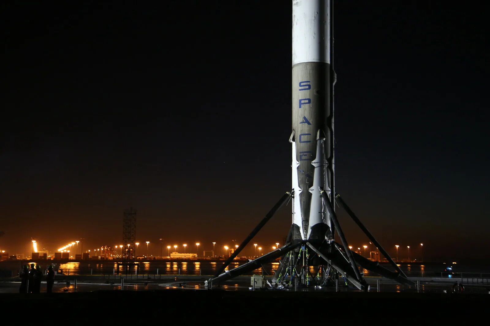 Спейс икс старшип. Falcon 9. Ракета falcon 9. 3d model spacex starship. Спутник спейс икс плоский.