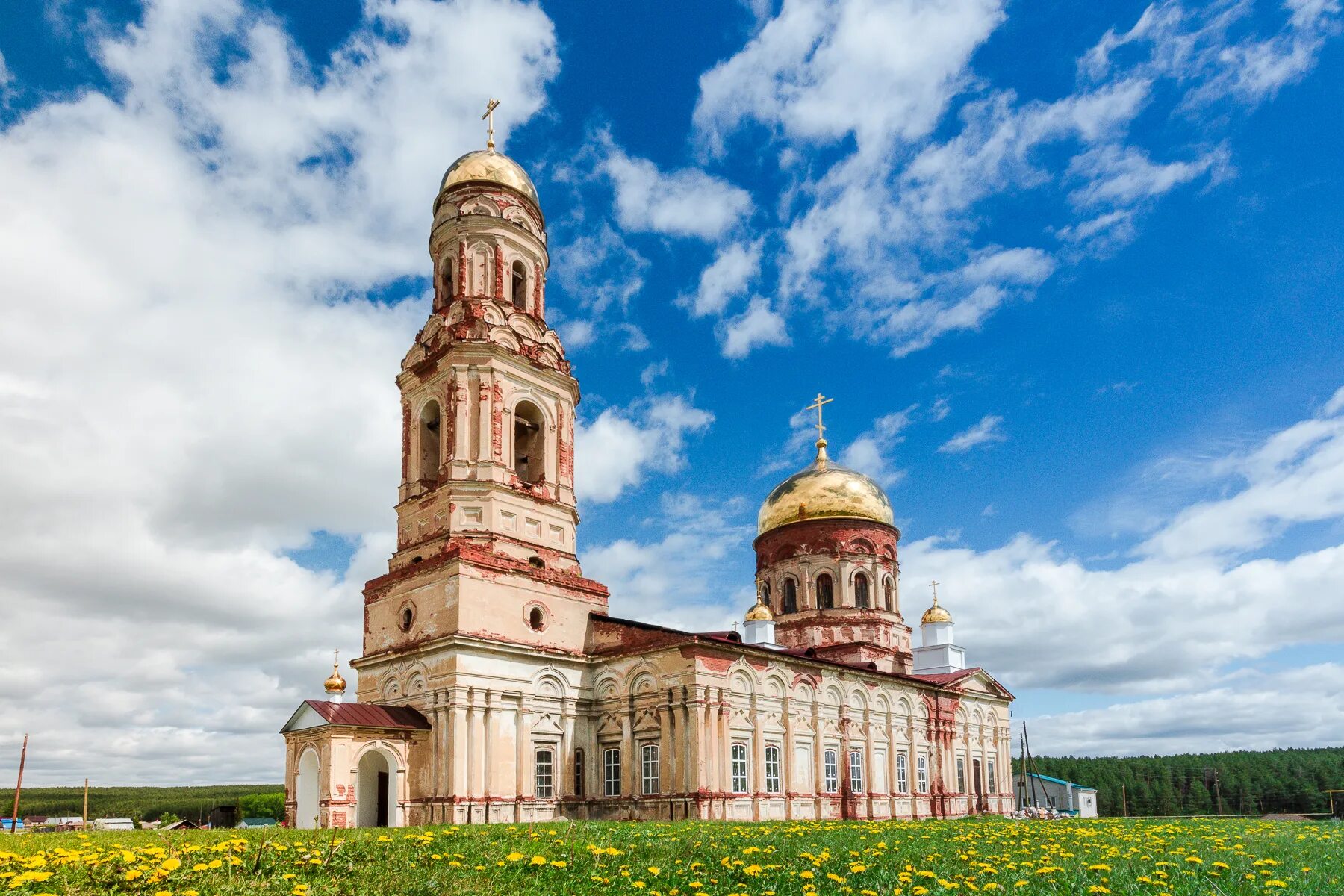 Сосновское каменский. Церковь Архангела Михаила (Маминское). Село Маминское храм Архангела Михаила. Маминское Свердловская область храм. Церковь Архангела Михаила (Маминское) Каменский район.