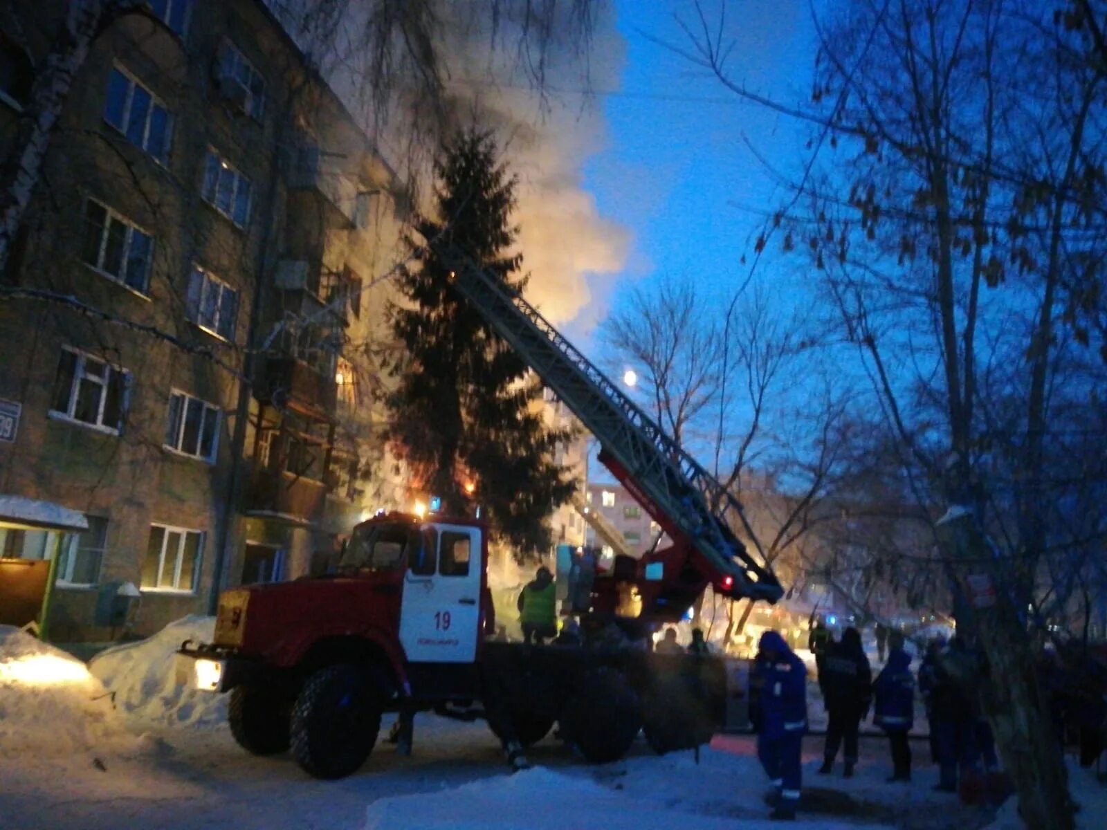 Дом помощи новосибирск. Взрыв газа на линейной в Новосибирске. Линейная 39 взрыв газа. Взрыв дома на линейной Новосибирск. Взрыв газа в Новосибирске в жилом доме.