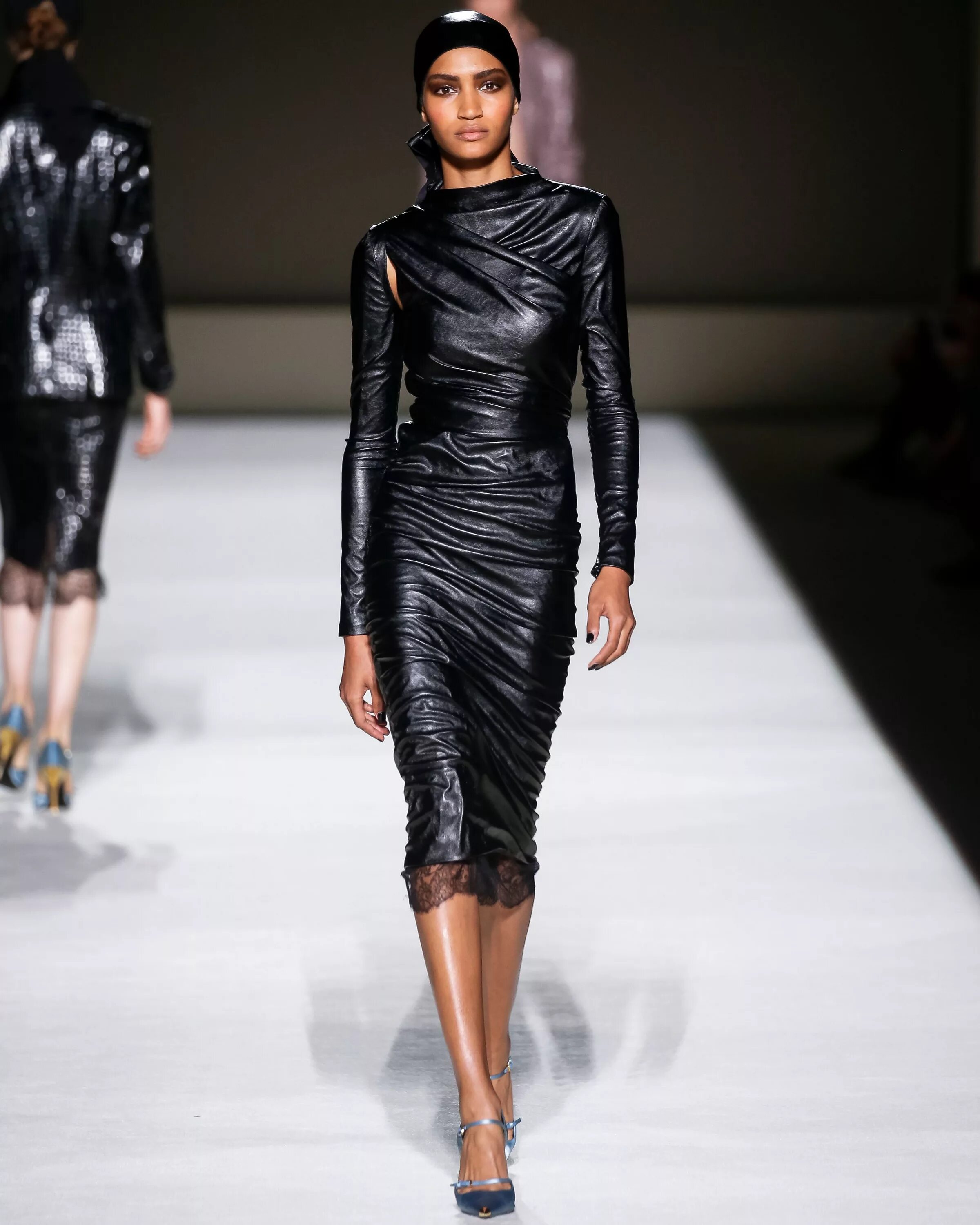 Tom ford платье 2023. Платье tom ford. Том форд платья. Том форд 2023 коллекция. Том форд платья.