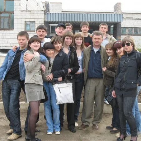 Д13 2008. Выпуск 2008 года. Моркинская средняя школа 1 выпуск 2008 года. Выпуск 2008 год школа. Новомещерово школа выпуск 2008 год.