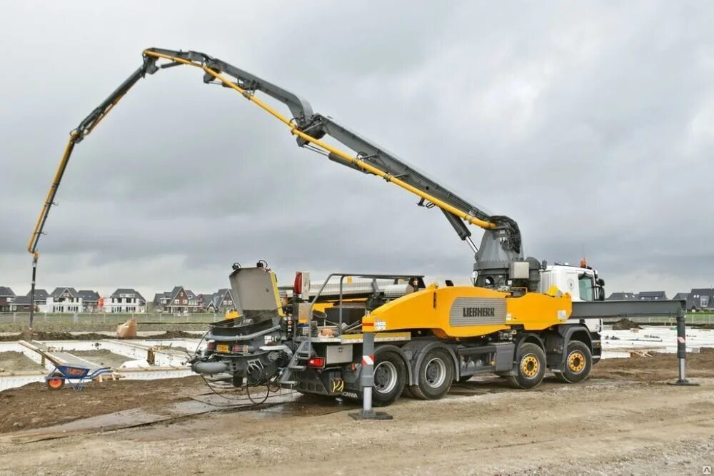 Бетонные техники. Бетононасос - Liebherr 42 m5 XXT. Автобетононасос Путцмайстер 36 метров. Сб 165 бетононасос. Бетононасос сб-126.