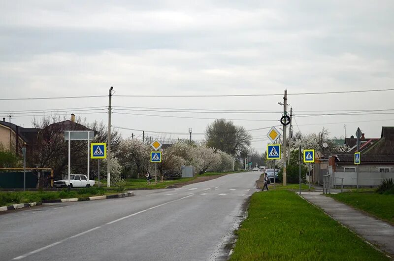 Улицы в кореновске. Переулок космический. Кореновск. Кореновск улица Коммунистическая 1.