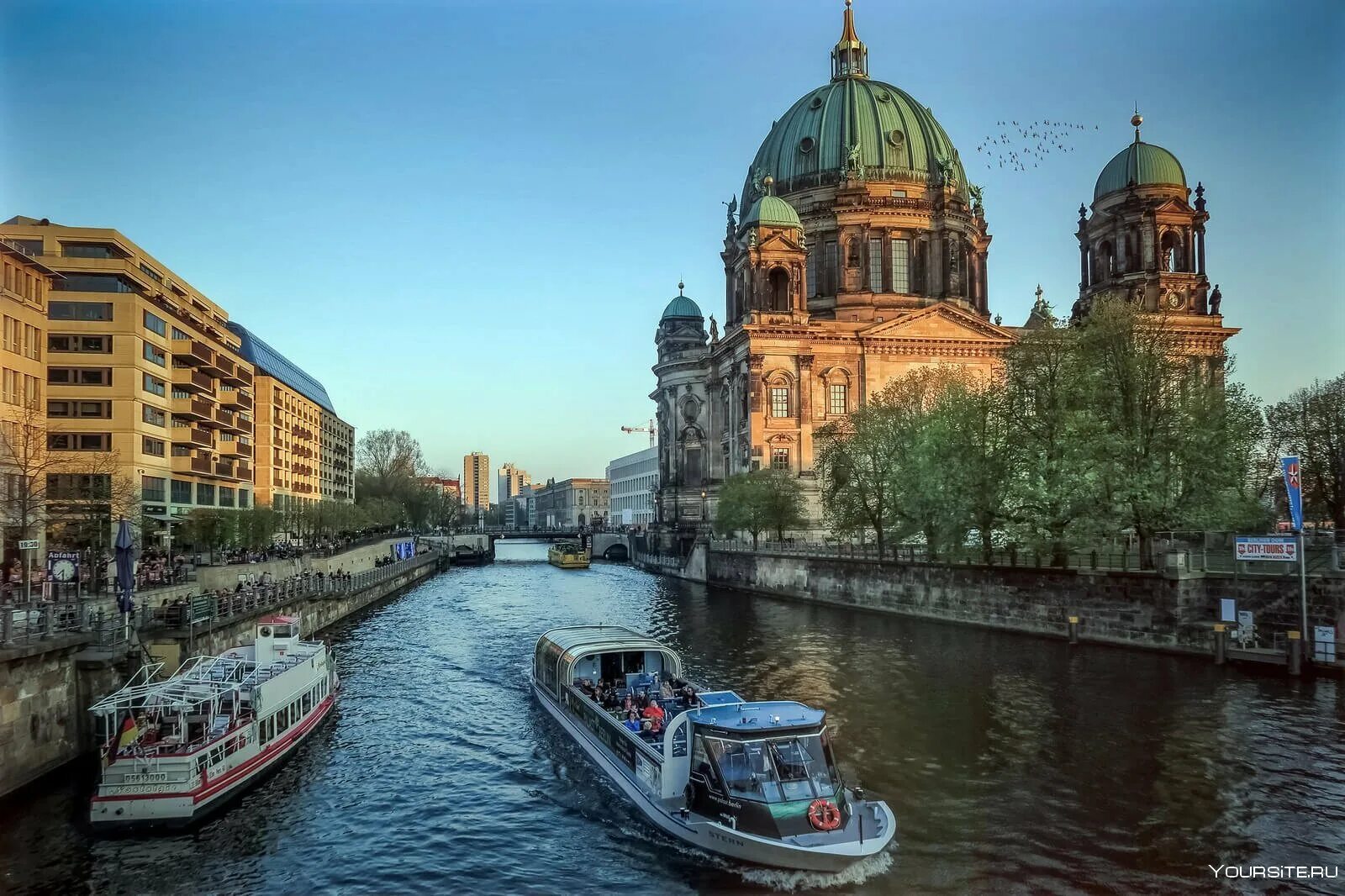 Берлин самое главное. Берлин столица Германии. Германия столица Берлин достопримечательности. Столица Германии 2022.