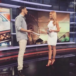 Kelly Nash Feet (27 photos) - celebrity-feet.com.