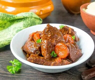 Мясо тушеное в томатном