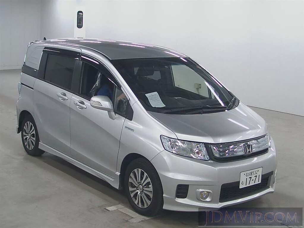 Фрид 2012 года гибрид. Хонда Спайк 2012 гибрид. Honda freed Hybrid 2012. Honda freed Spike gb4. Honda freed Spike Hybrid 2012.