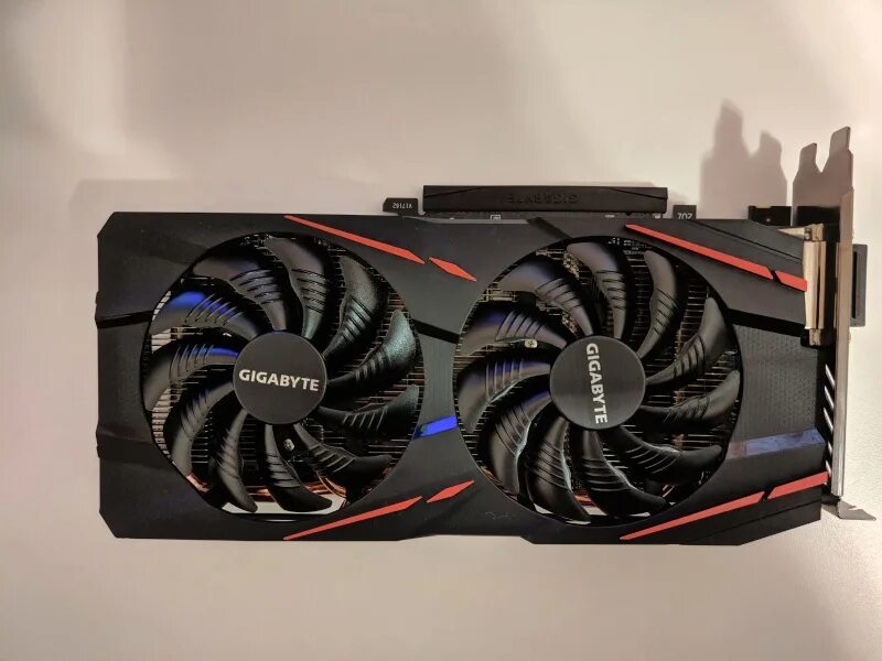 Gigabyte RX 570 4gb. Gigabyte видеокарта Radeon RX 570. Gigabyte Radeon RX 570 1244mhz PCI-E 3.0 4096mb 7000mhz 256 bit. RX 570 Gigabyte 3 Fan.