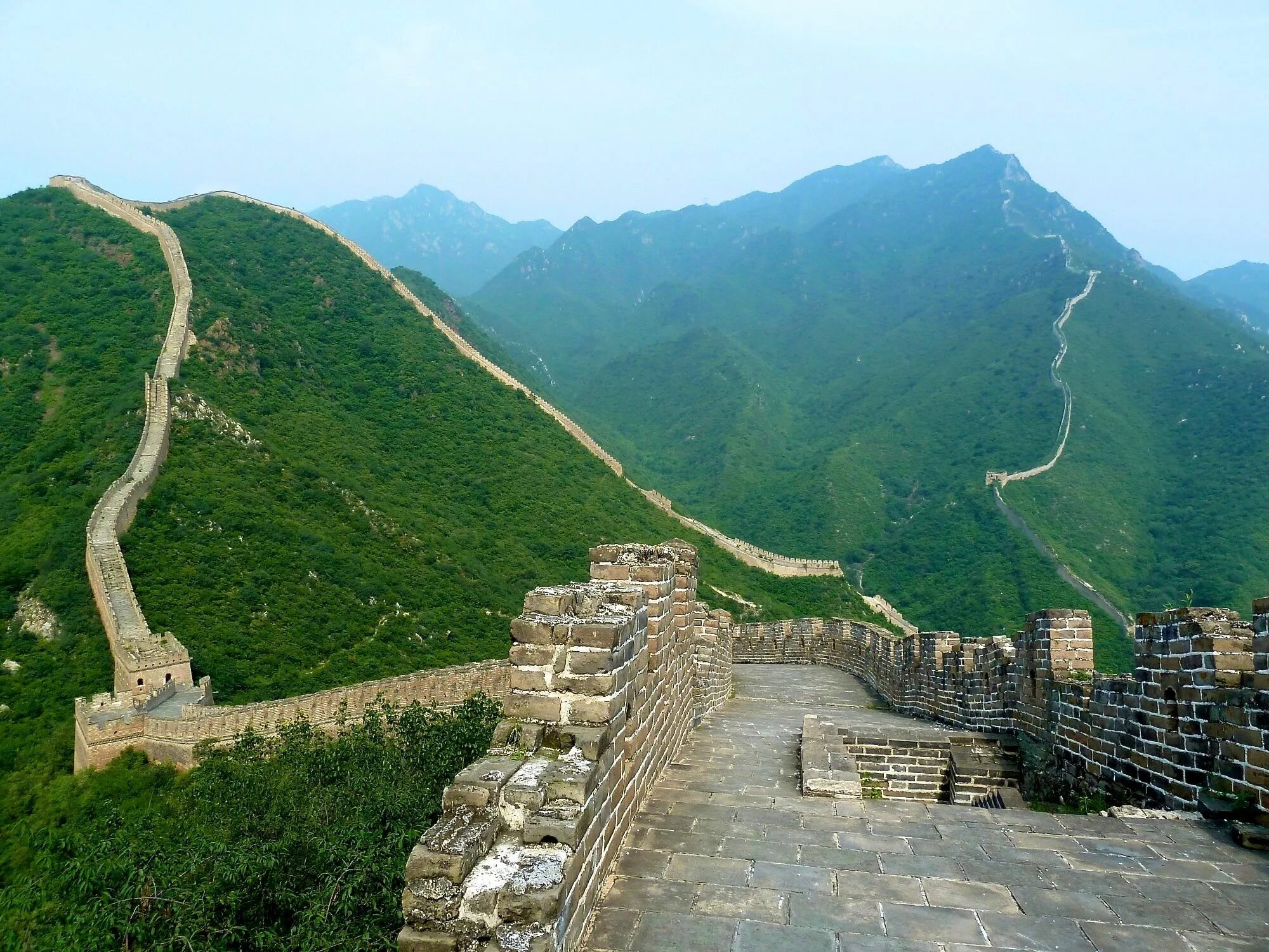 Китайская стена достопримечательность. Китай Великая китайская стена. Пекин китайская стена. Великая китайская стена Сычуань. Великая китайская стена на китайском.