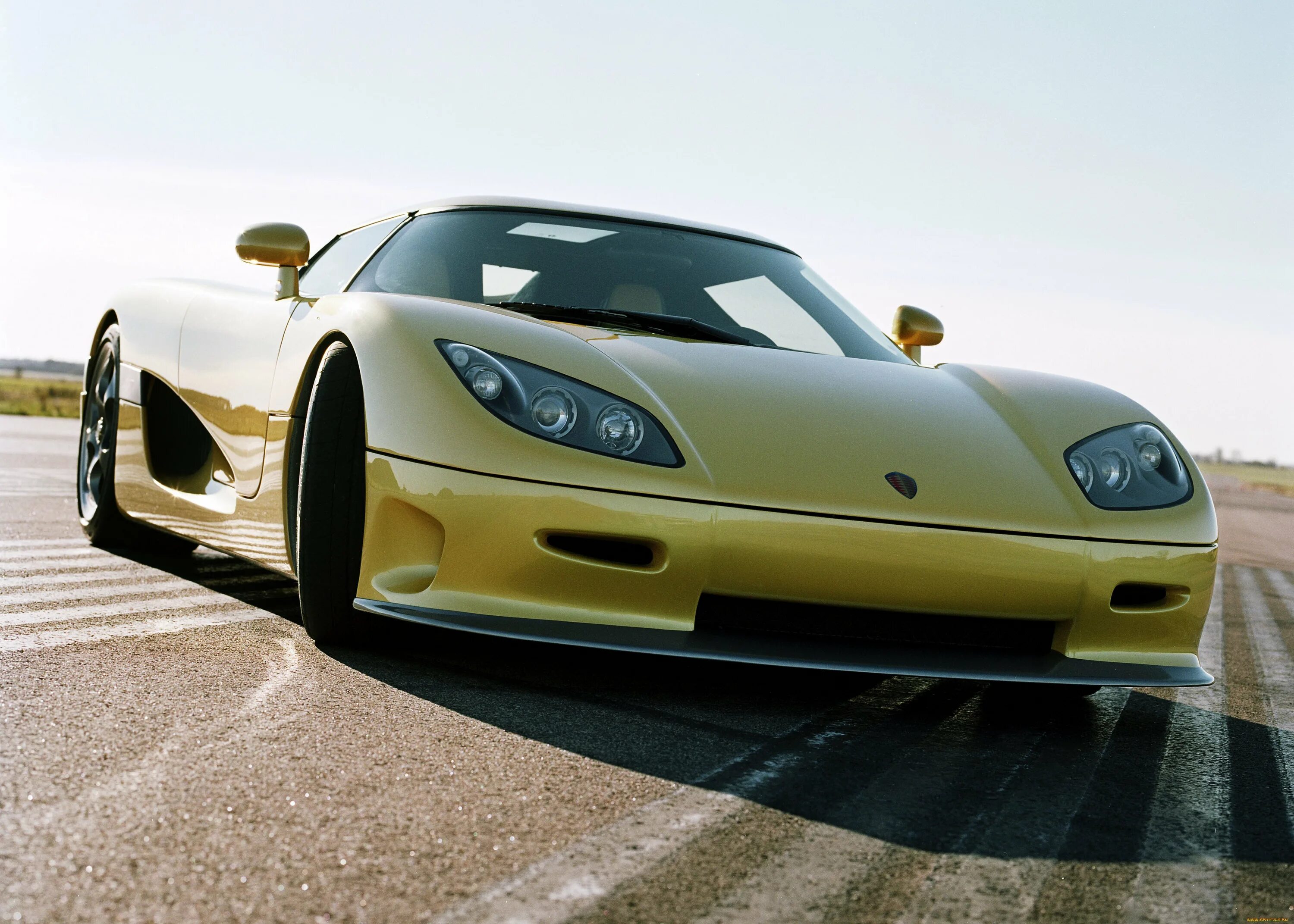 Самые машины в мире фото. Кенигсегг CCR. Koenigsegg 1997. Koenigsegg 2004. Koenigsegg CCXR Yellow.