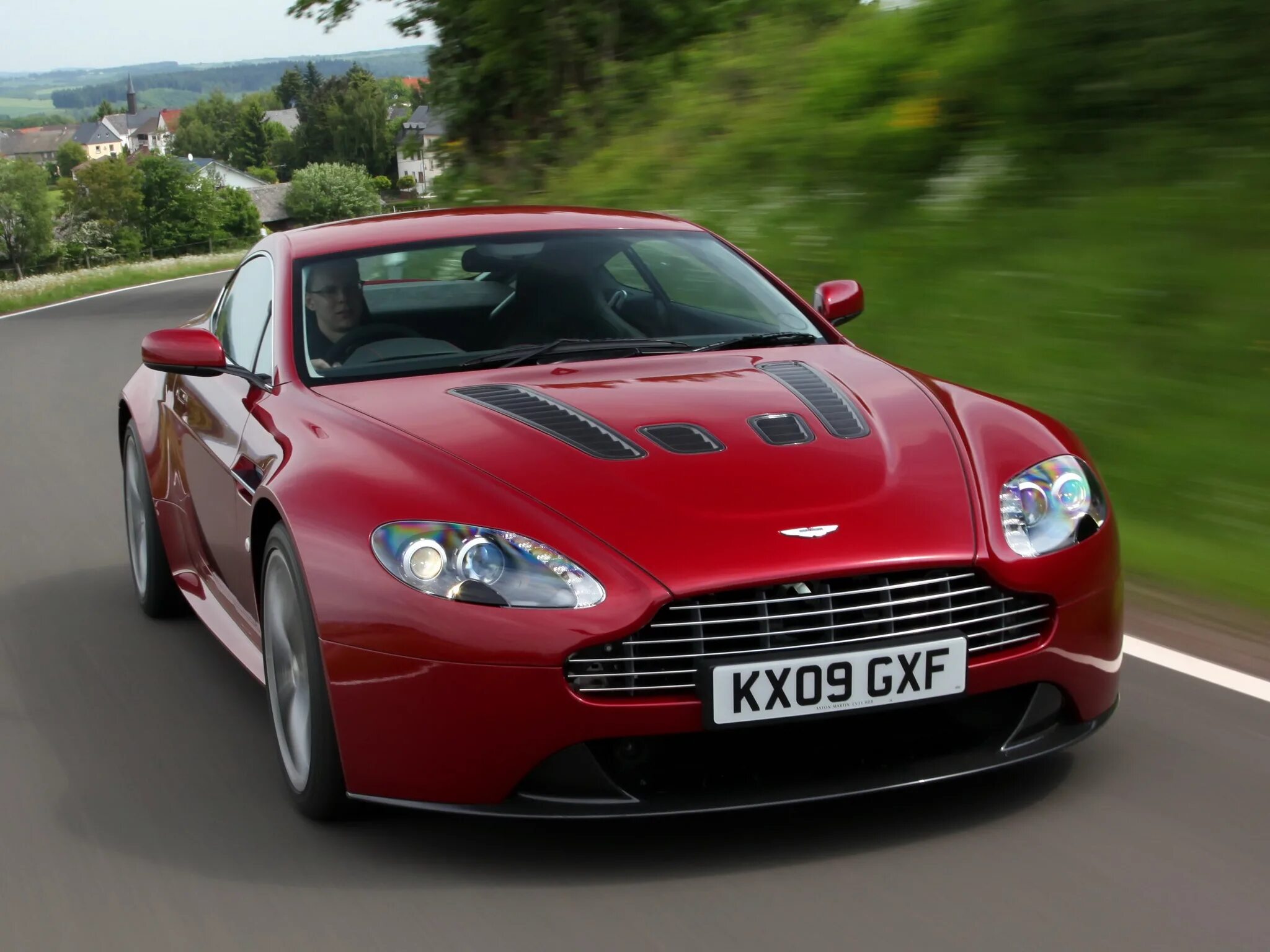 Машину можно закачать. Aston Martin v12 Zagato 2012. Aston Martin v12 Zagato. Aston Martin v12 Red. Aston Martin v12 Vantage.