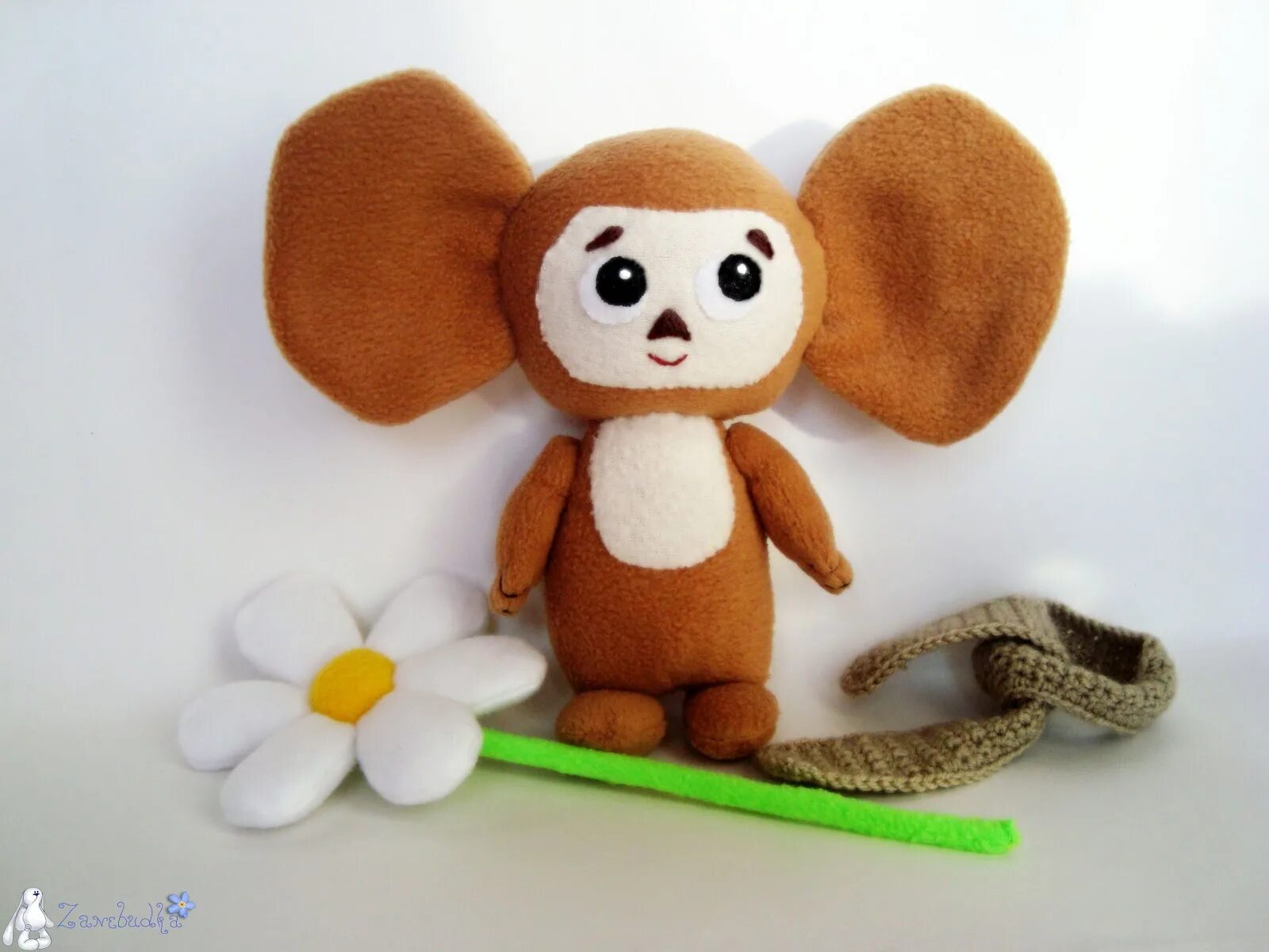 Игрушка чебурашка амигуруми. Как сделать чебурашку. Поделка чебурашка своими руками. Чебурашка мягкая игрушка своими руками. Чебурашка из фетра.