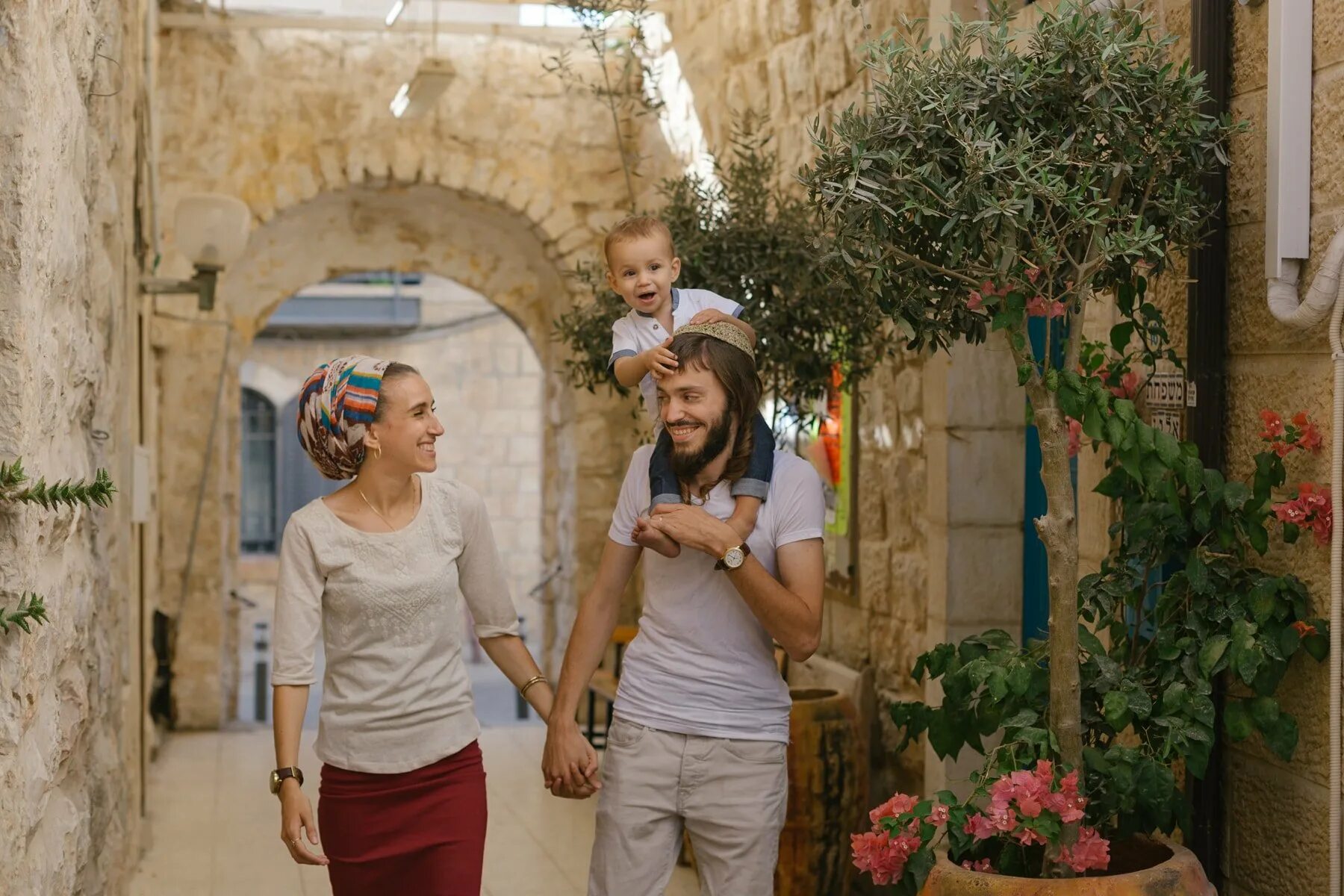 Сколько живет в израиле. Шаббат в Иерусалиме. Еврейская семья. Фотосессия в Иерусалиме.