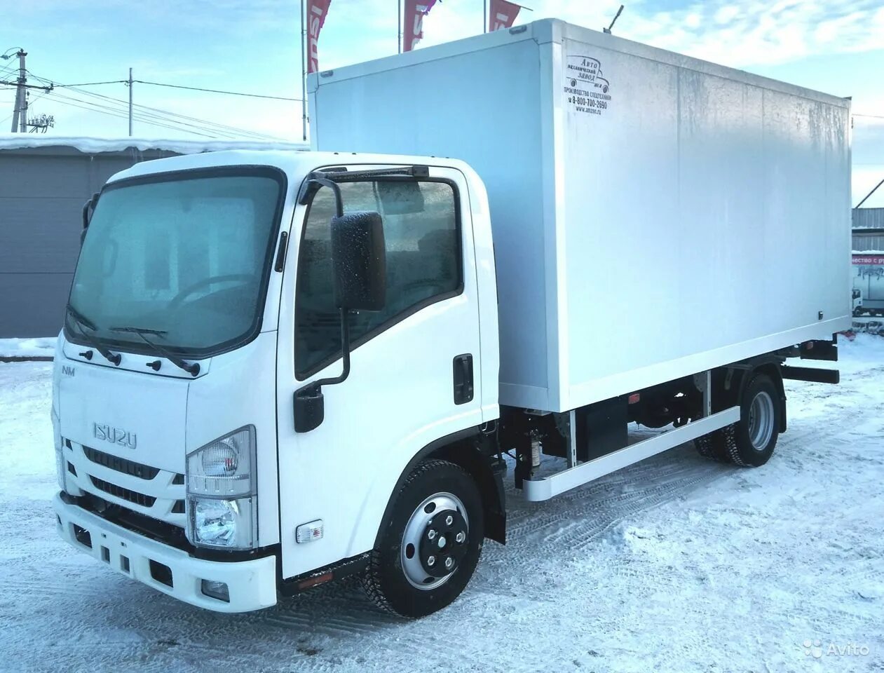 Isuzu изотермический. Isuzu nmr85h изотермический фургон. исудзу эльф фургон. isuzu сбоку. самосвал исузу png.