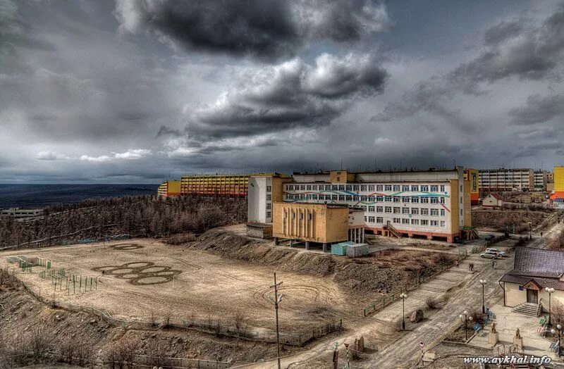 Погода айхал. Поселок Айхал Якутия. Поселок Айхал Мирнинский район. Поселок Айхал Мирнинский район Саха Якутия. Мирный город поселок Айхал.