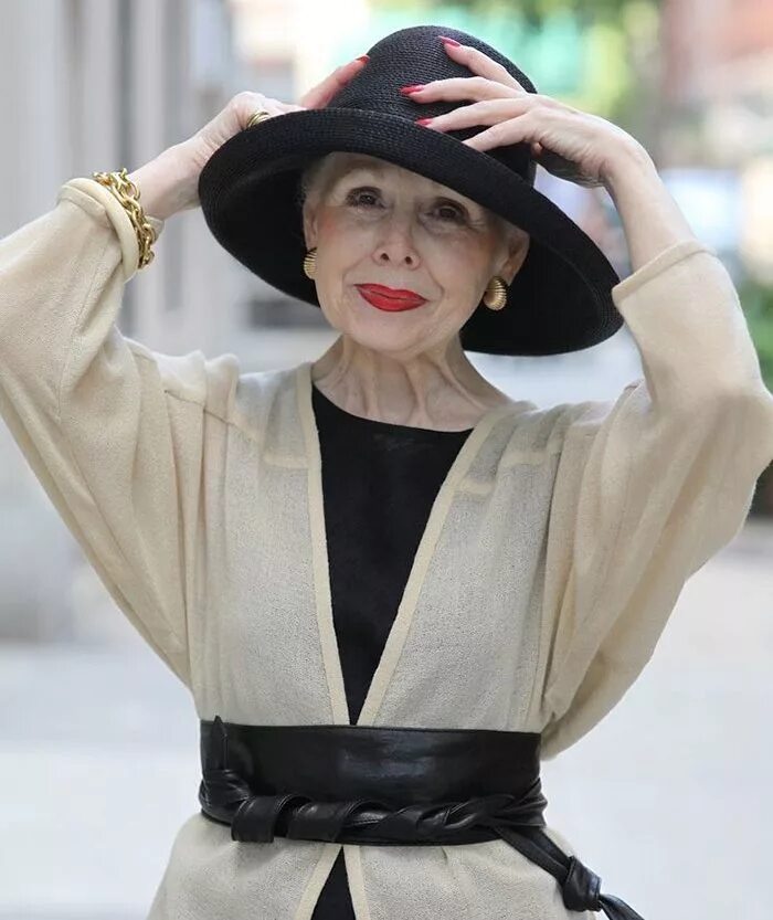 Дамы элегантного возраста. Красивые дамы элегантного возраста. Элегантная пожилая женщина. Элегантная дама в возрасте. Дона мария джило в молодости.