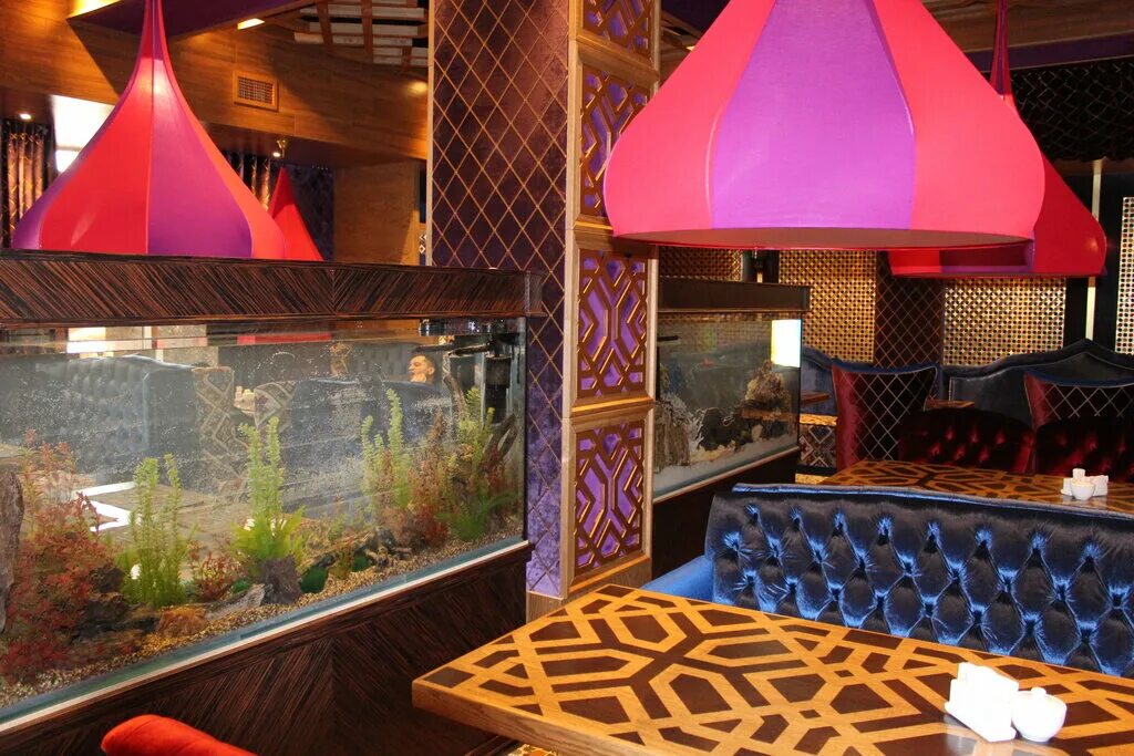 рестораны махачкала телефон